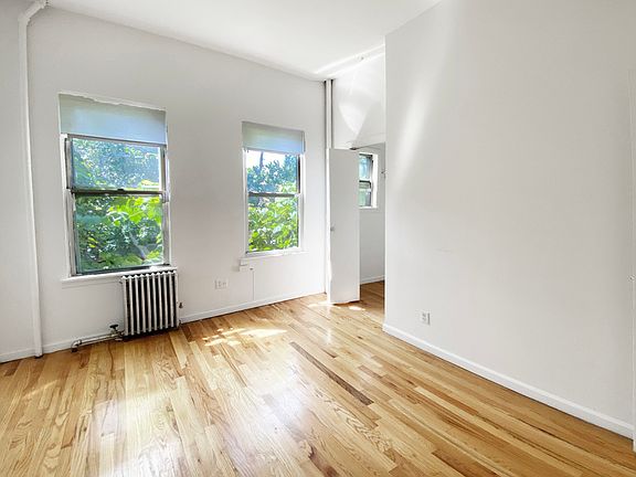 5th image of 684 Metropolitan Ave APT 2L