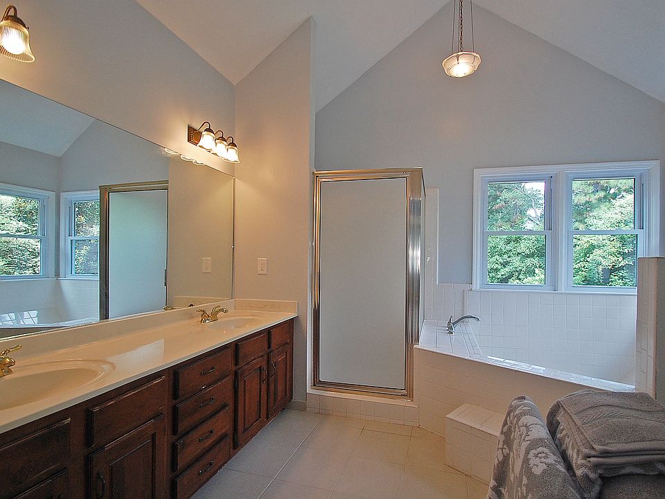 1st image of 460 Timberlea Lake Dr SE