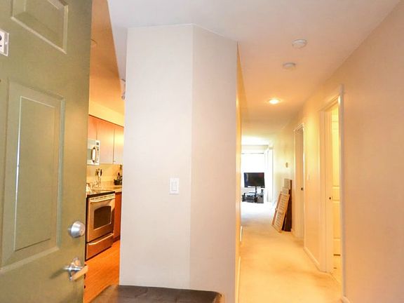 2nd image of 11211 NE 128th St APT K102