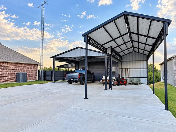 3rd image of 4515 County Road 494