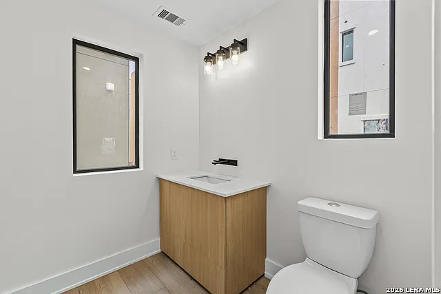 222 E Courtland Pl #1 — Photo 26