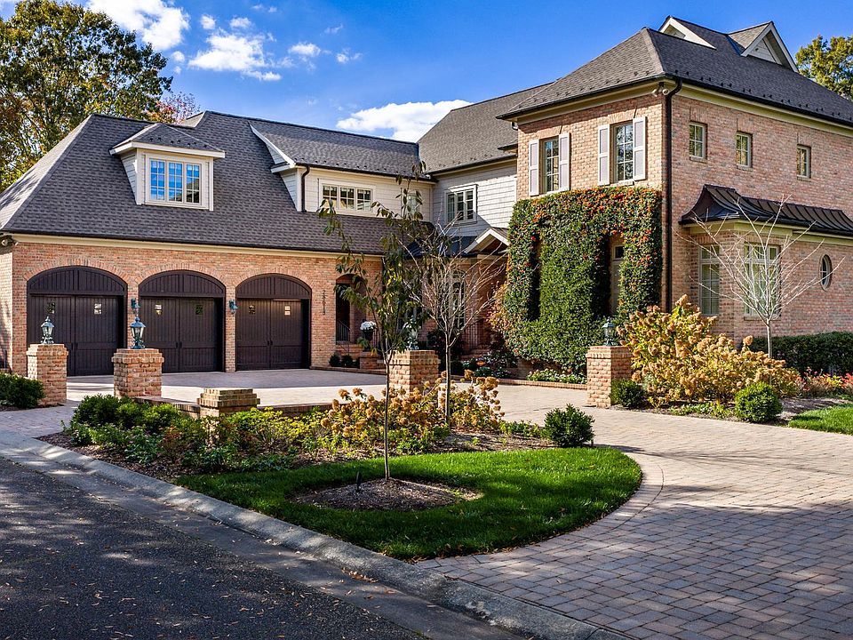 1st image of 28613 Lois Ln