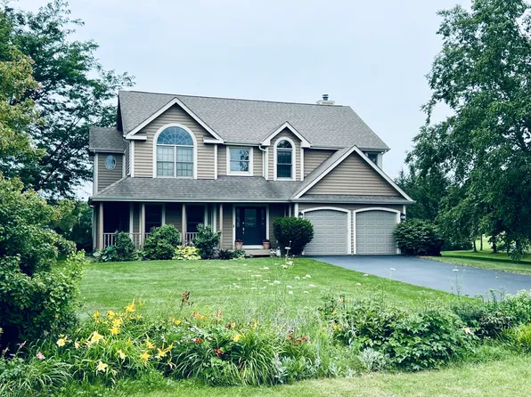 10087 E Branch Rd, Rochelle, IL 61068