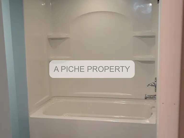 1343 N Woodlawn Blvd — Photo 14