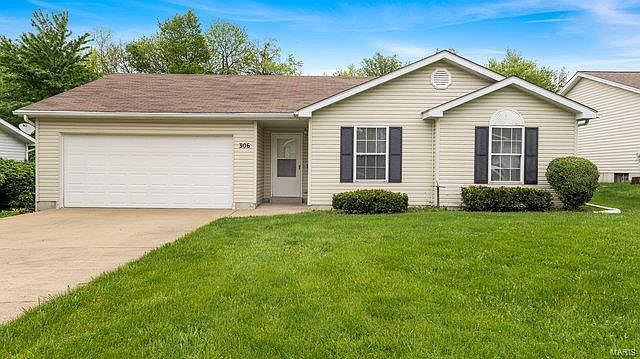 306 Roosevelt Ave, Warrenton, MO 63383 | Zillow