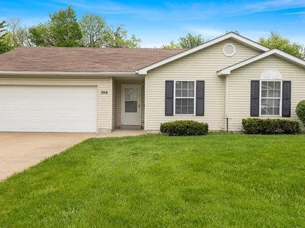 306 Roosevelt Ave, Warrenton, MO 63383