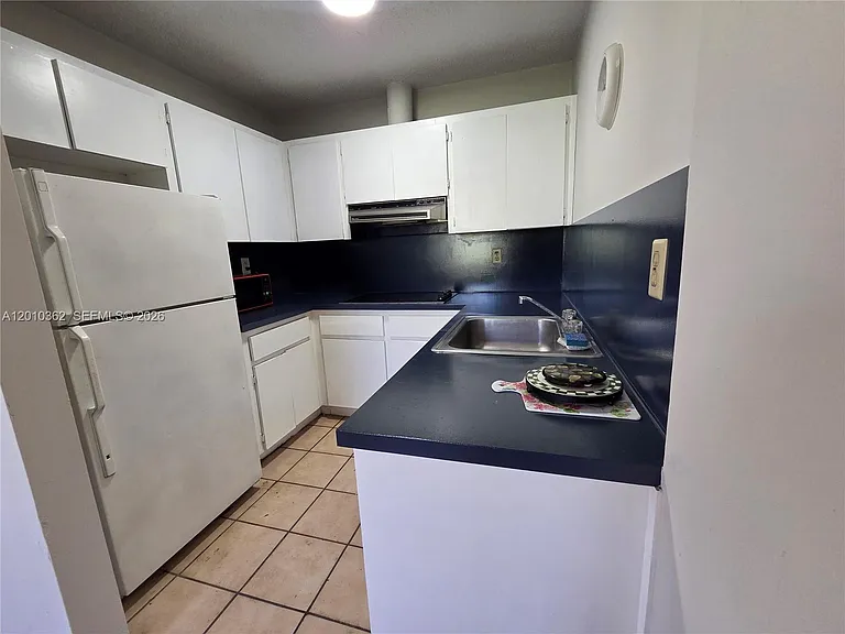 11035 SW 56th St #B — Photo 5
