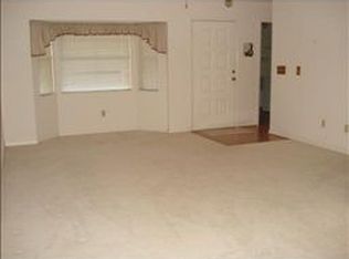 10303 Pineneedles Dr, New Port Richey, FL 34654