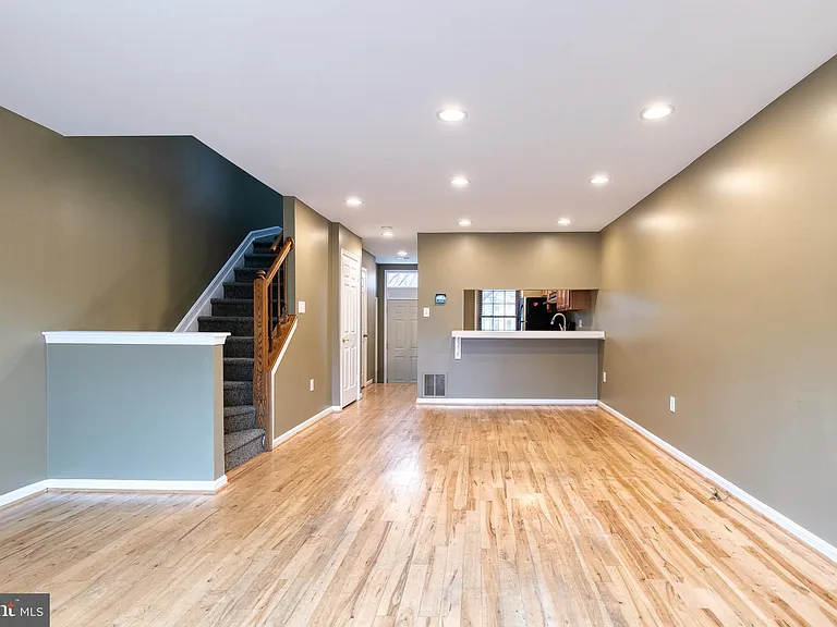 2816 Elliott St — Photo 19