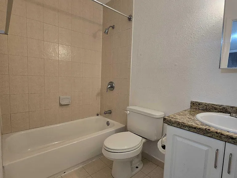 1201 SW 52nd Ave #202-2 — Photo 26