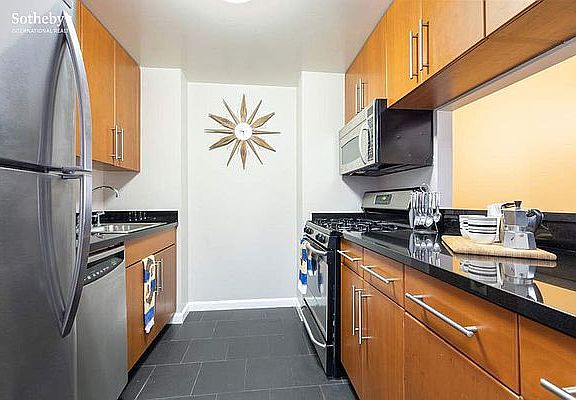 5th image of 300 W 135th St APT 3V