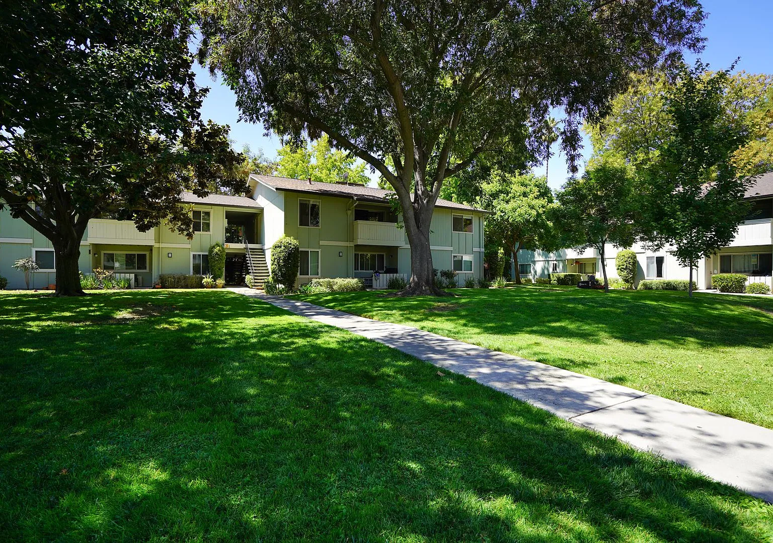 Nicely Updated Condo in Central Mountain View Location! — Photo 2
