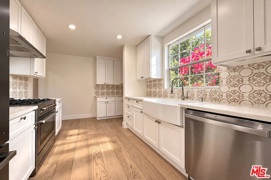 4 bed, 3.0 bath, 1468 sqft, $6,700 — Photo 1