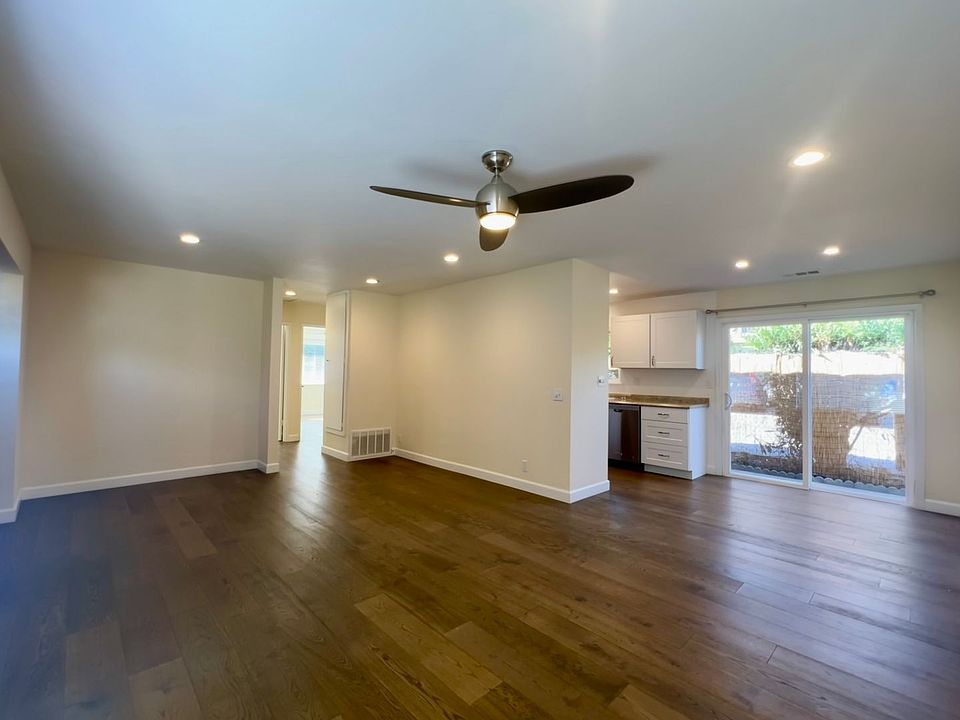 1st image of 304 Rosario Dr #A