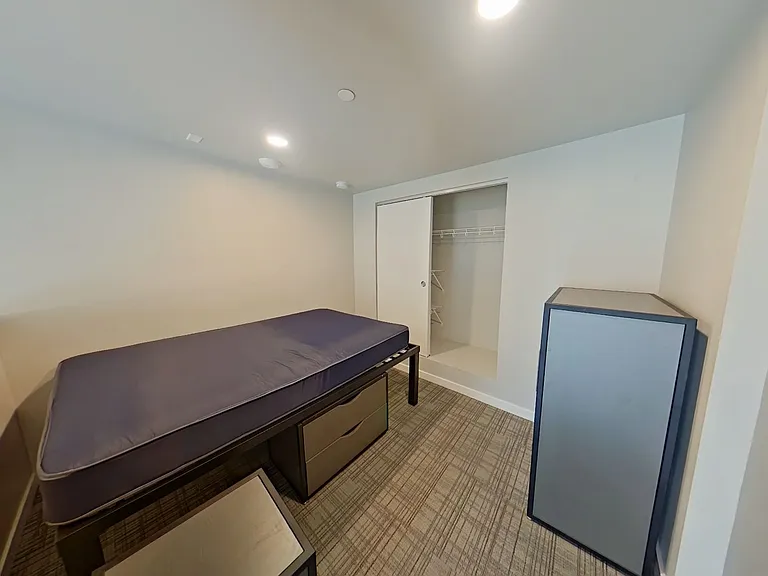Ferry Street Flats - Modern Studios and Lofted units right by campus! — Photo 49