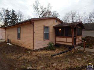 422 SE Golden Ave, Topeka, KS 66607