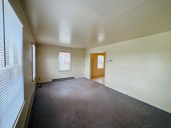 2nd image of 555 Quesenberry St #6