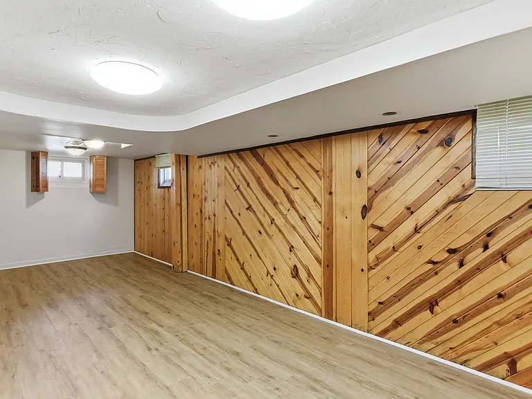 5227 Rees St — Photo 18