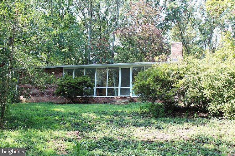 1st image of 1815 Drury Ln