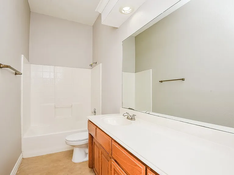 752 Bryan Dr — Photo 15