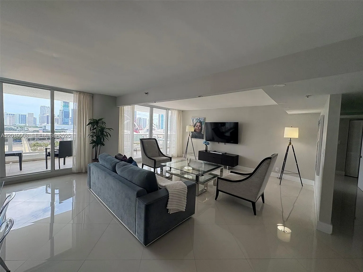 Venetia Condo — Photo 4