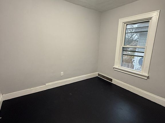3rd image of 18906 Ironwood Ave #Up