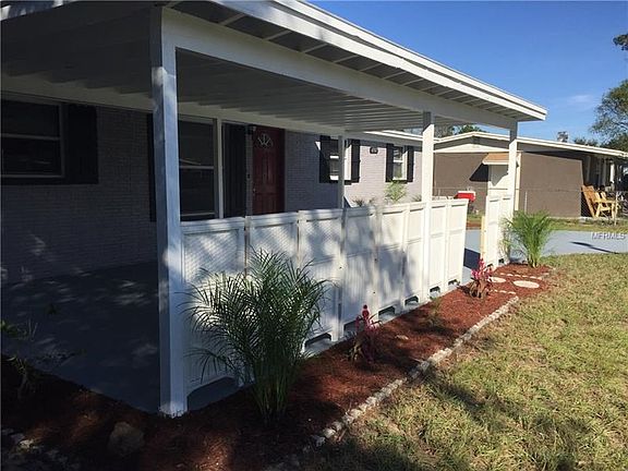 Covered Front Porch/Parking