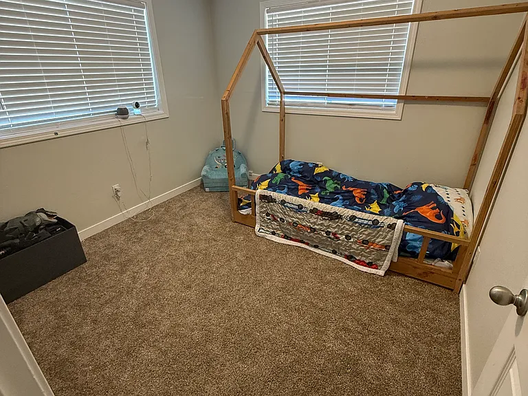 2144 Cosmoledo St — Photo 6