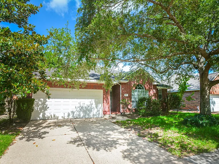 918 Tennyson Dr — Photo 2