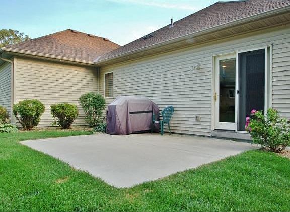 Grilling Patio off Kitchen/Dining walkout