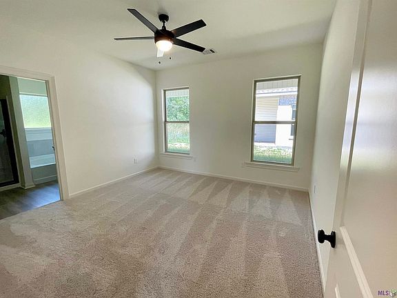 4th image of 13995 Barrington Ave