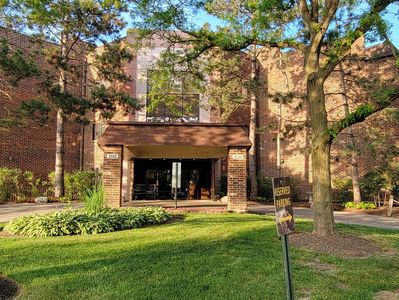 1002 Castilian Ct #B-307, Glenview, IL, 60025