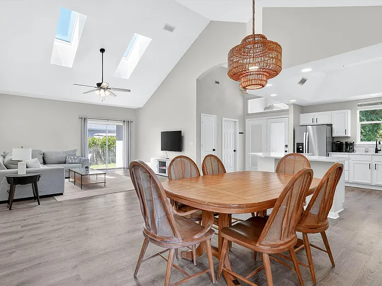 6781 Veronica Ct — Photo 10