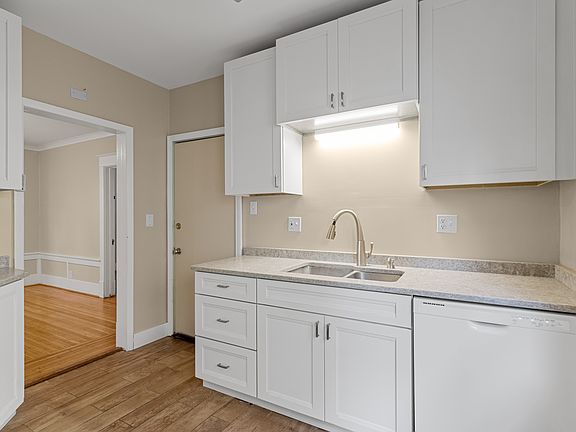 4th image of 275 Sterling Ave