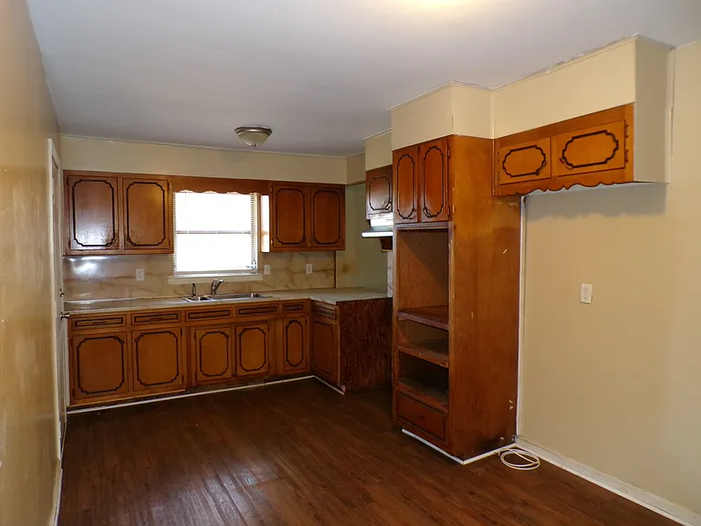 5709 Court H — Photo 5