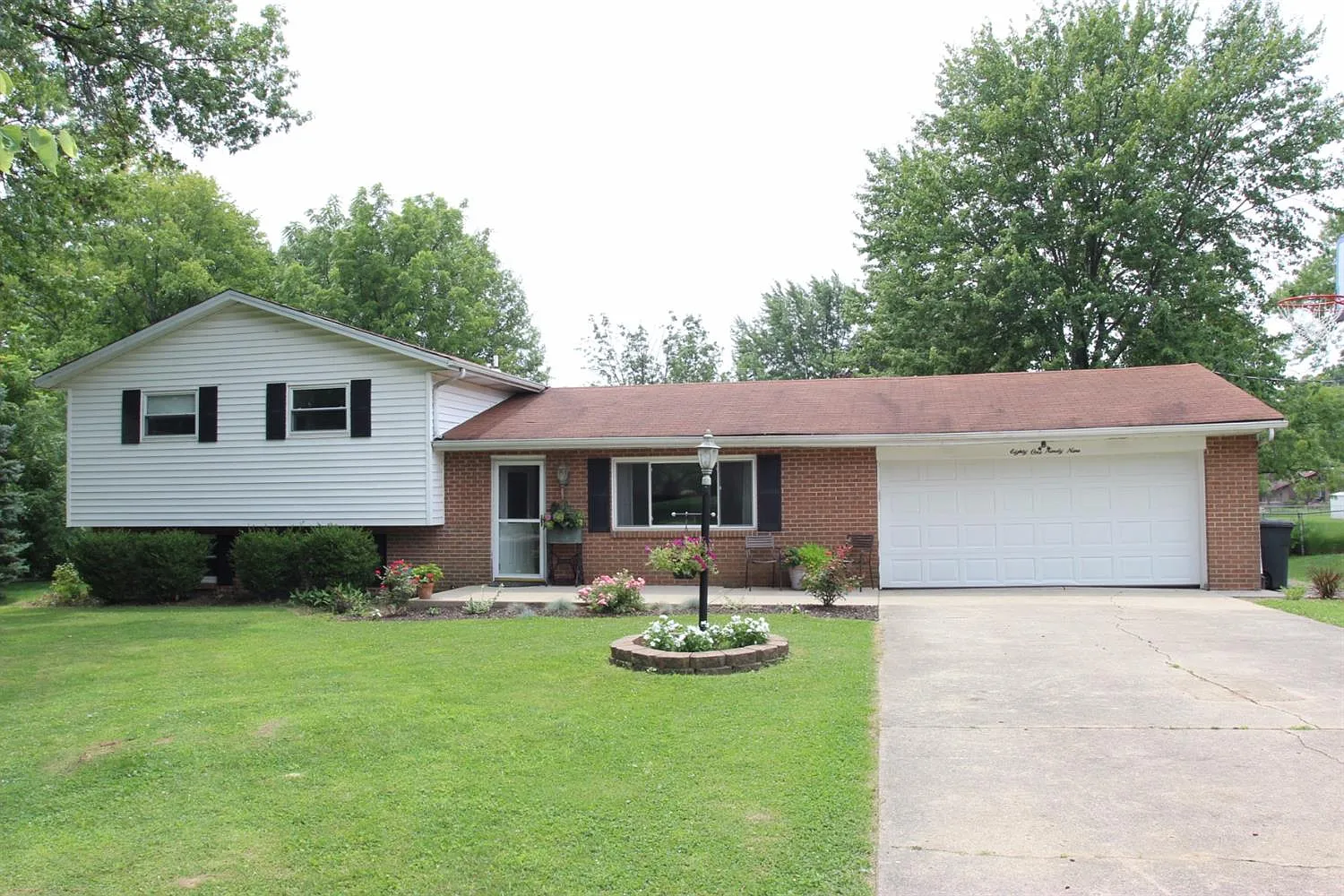 8199 Moubray Dr photo 1