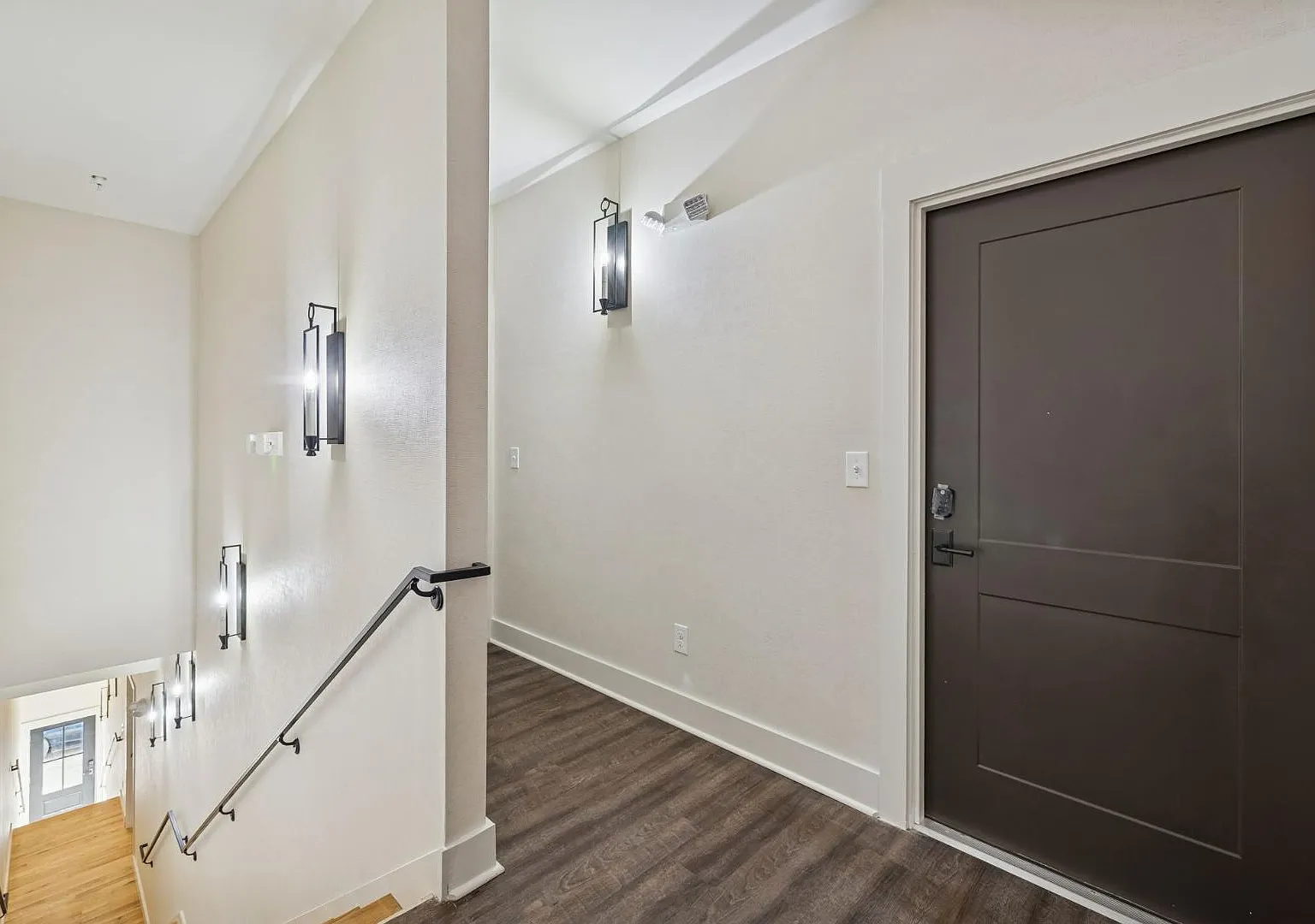 118 N Main St - 118 N Main St Unit C — Photo 3
