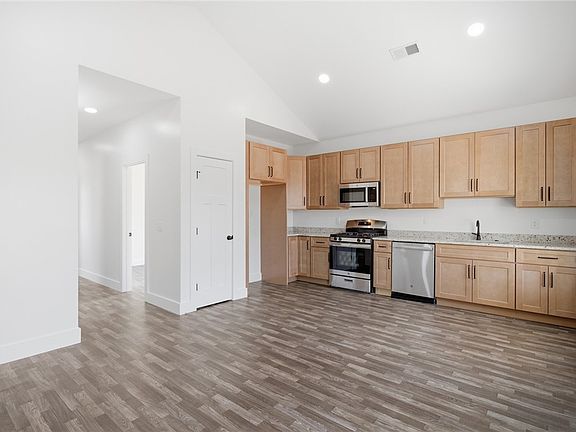 4th image of 115 Riley St