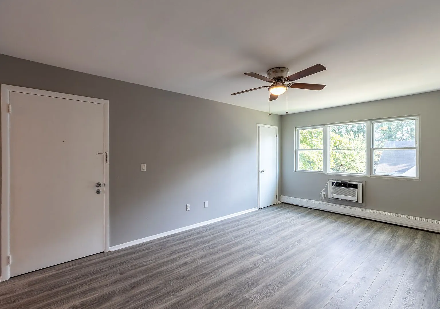 15 Saint John's Place — Photo 4