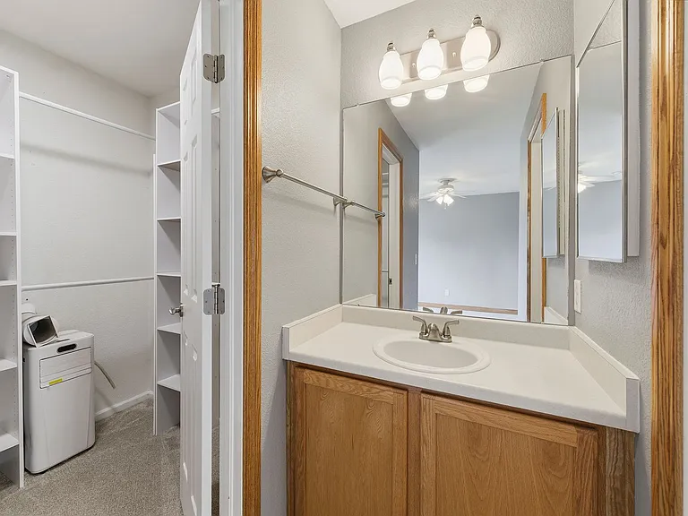 1650 Oak Creek Dr — Photo 13