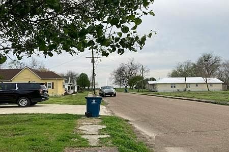 4th image of 512 S Main St