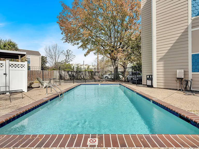 Almondtree Apartments — Photo 16