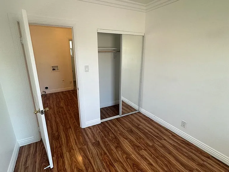 11406-11408 Berendo Ave — Photo 15
