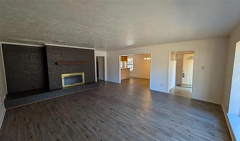1713 Arlington Cir — Photo 3