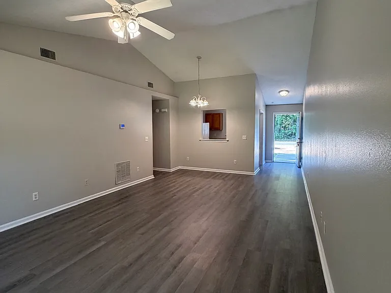 707 E Lawnwood Ave — Photo 5