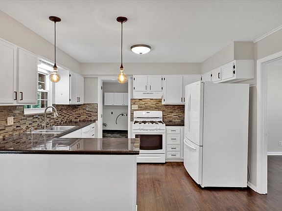 5th image of 3904 Arline Dr