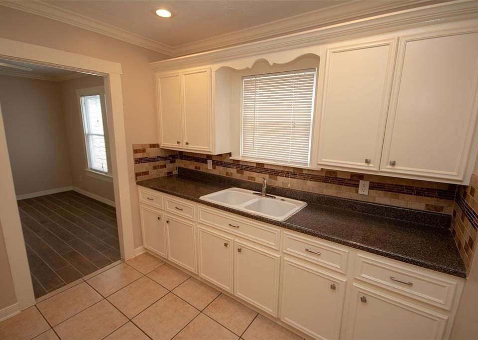 great looking kitchen