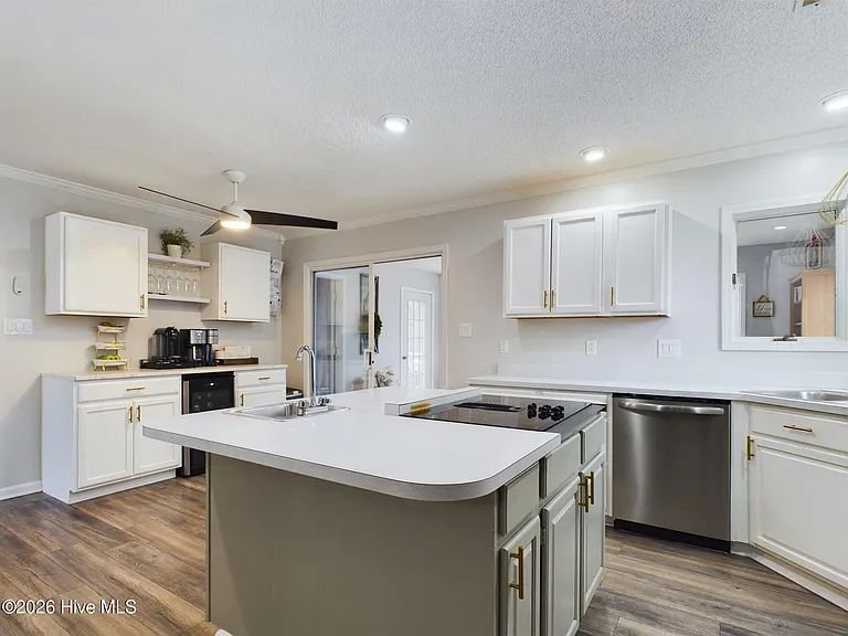 1121 Barkentine Dr — Photo 7