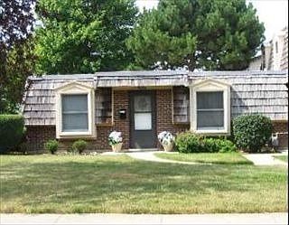 1st image of 808 Gloucester Dr