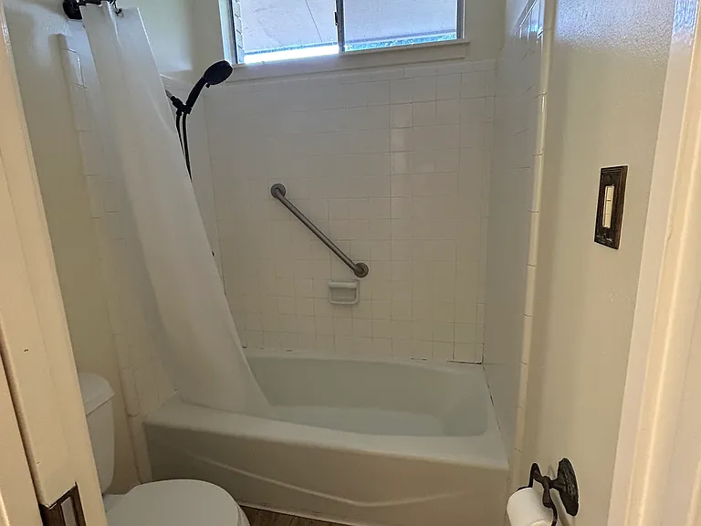 17 Ebony Ave — Photo 8
